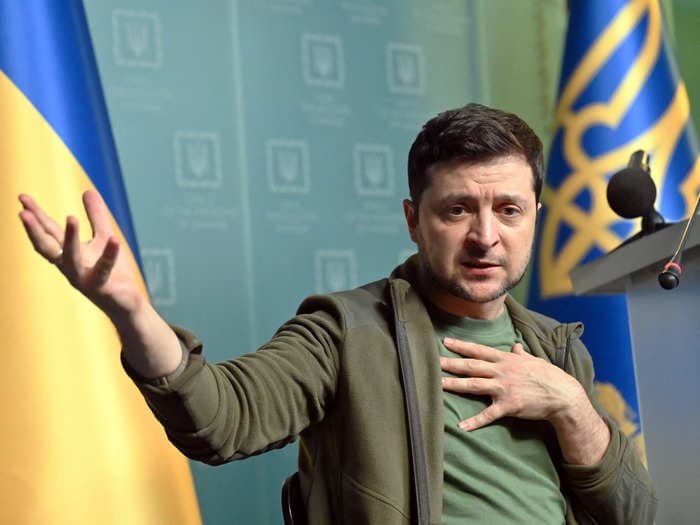 Zelensky says he doesn't want Ukraine's history to be 'a legend about 300 Spartans' and calls for peace