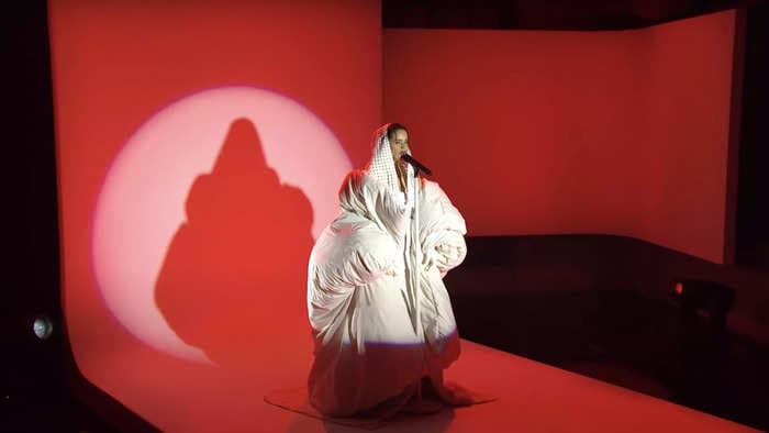 Rosalía brought comfort to her 'SNL' solo debut with an oversized duvet coat