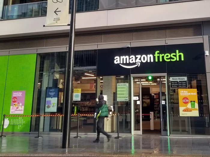 I went to a cashierless Amazon store for the first time. It overcharged me $6, but getting a refund was easy.