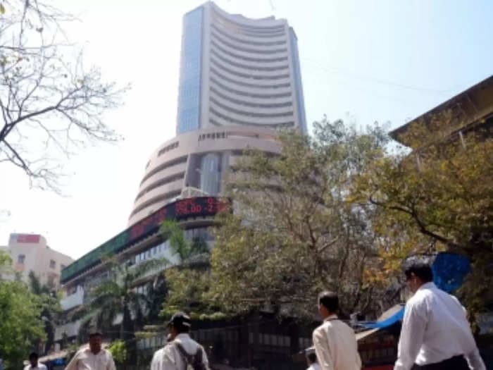 Sensex slightly down at 57,793, while Nifty is trading almost flat at 17,000