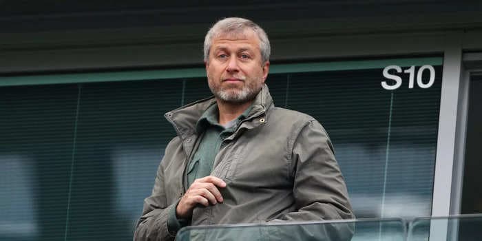 Russian steelmaker Evraz says it may default on its debt because of sanctions on oligarch Roman Abramovich