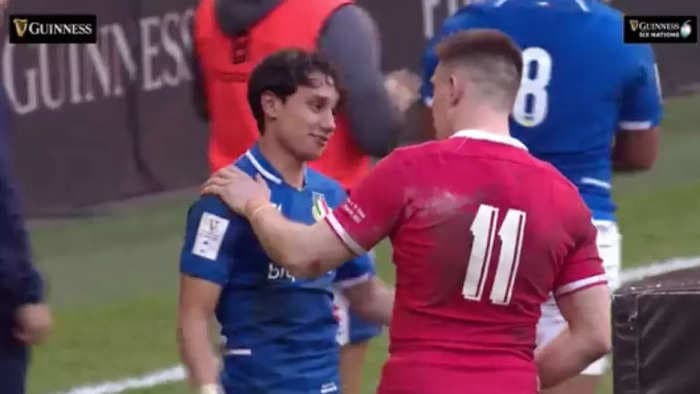 After shocking loss, a Welsh rugby player gave his Player of the Match medal to Italian foe in moving show of sportsmanship