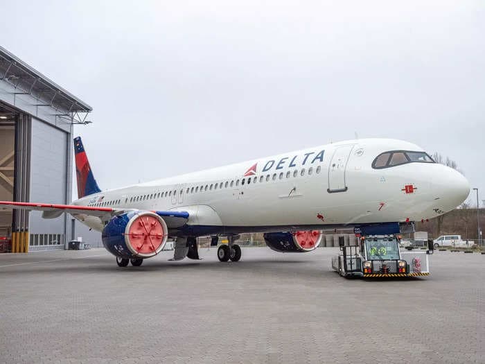 Delta just took delivery of its first Airbus A321neo &mdash; take a look at what passengers can expect aboard the ultra-modern jet