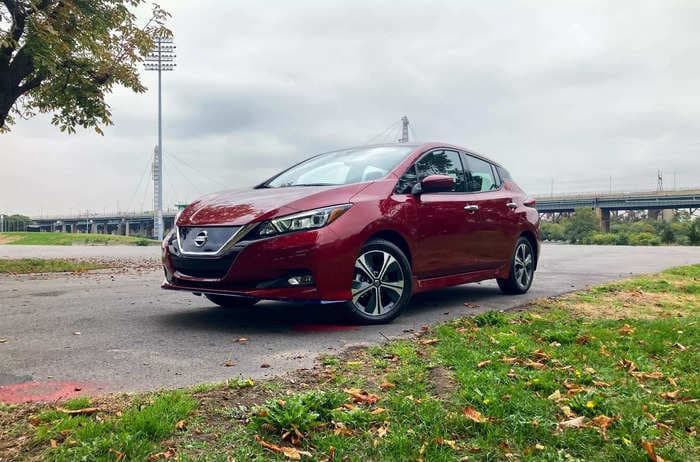 We drove the cheapest electric car in the US, the Nissan Leaf. See 4 reasons to buy and 2 ways it falls short.