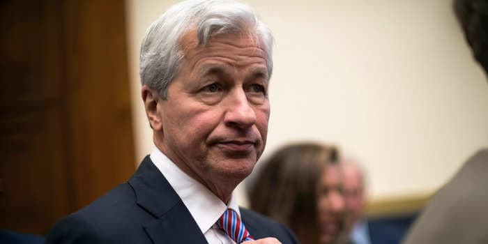 Jamie Dimon warns that JPMorgan faces a $1 billion loss from its Russia exposure