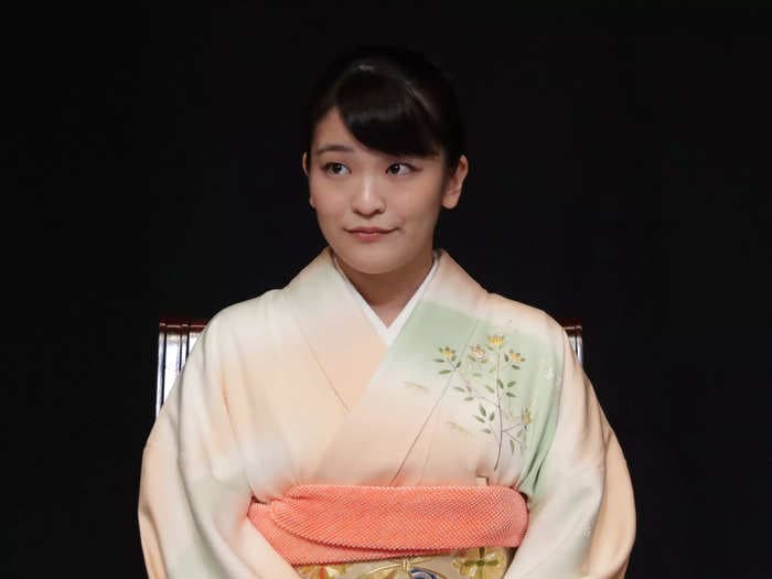 Former Japanese princess Mako Komuro is volunteering at New York's Met after renouncing her titles to marry her commoner husband