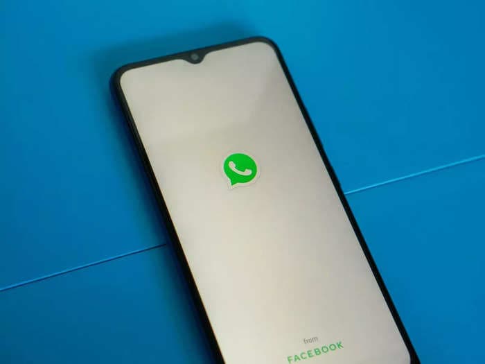 How to hide a contact on WhatsApp