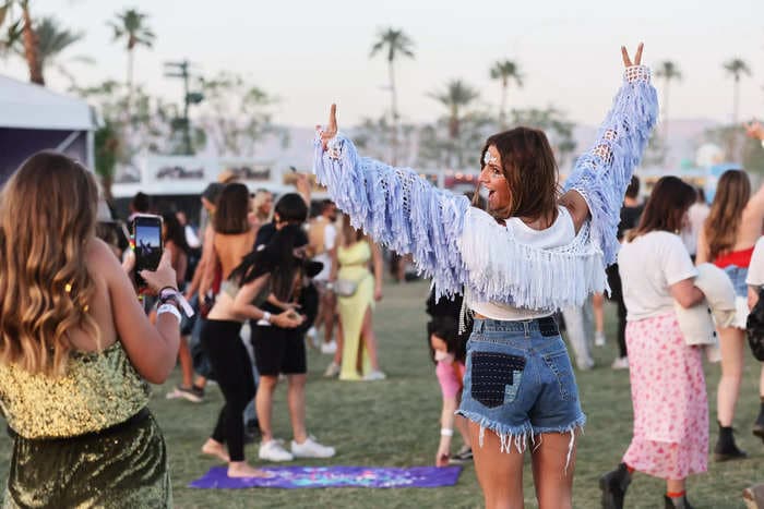 Influencers are charging $2,000 per Instagram post from Coachella and are so busy they don't watch the acts, report says