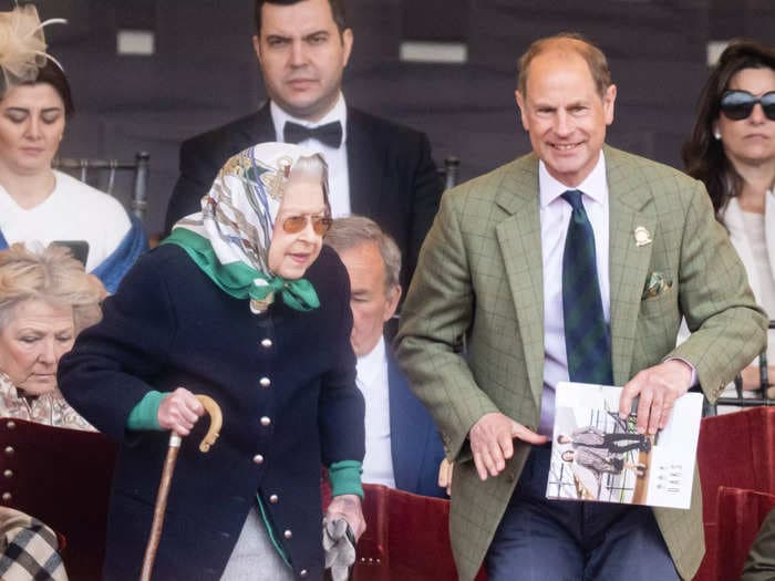 The Queen used a walking stick at her first public outing since mobility issues forced her to drop out of an engagement