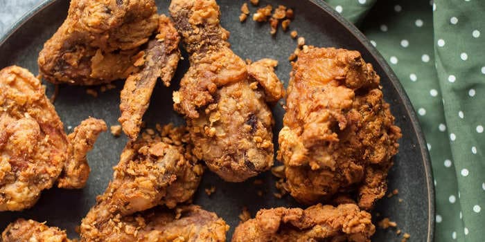 3 ways to reheat fried chicken for juicy, flavorful, and crispy results