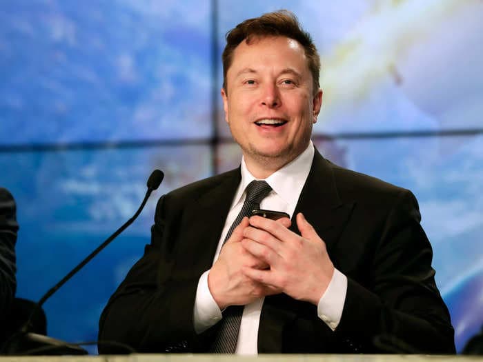 Top Twitter exec says Elon Musk's approach to his takeover has created a 'chaos tax' for the company