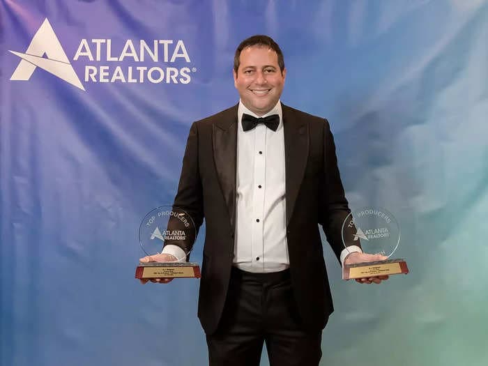 A 36-year-old chess prodigy built a software to speedily buy homes from afar for big investors, beating out everyday buyers. Now he's Atlanta's top broker.