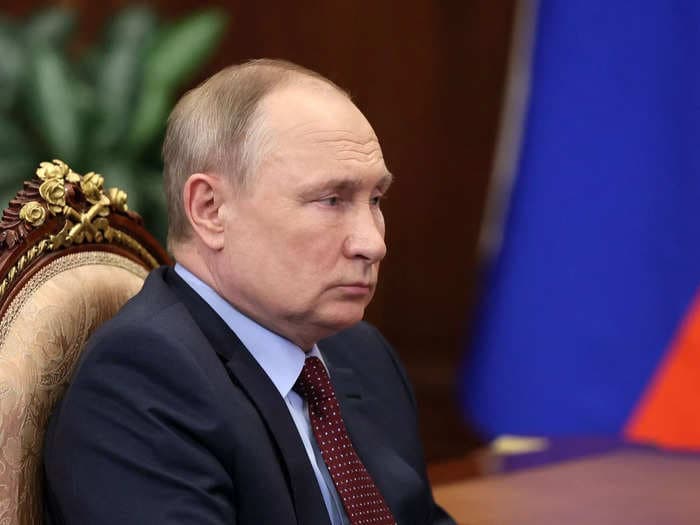 Putin will be in a sanatorium and out of power by 2023, former British intelligence chief predicts