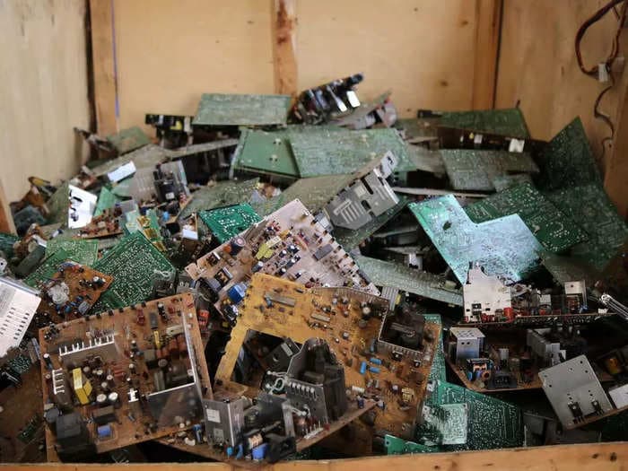 Bitcoin mining generates 30.7 kilotons e-waste annually – enough to cover Luxembourg’s e-waste five times