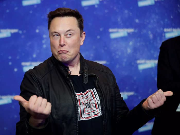 Elon Musk dares Alexandria Ocasio-Cortez to poll her Twitter followers on whether they're more wary of politicians or billionaires