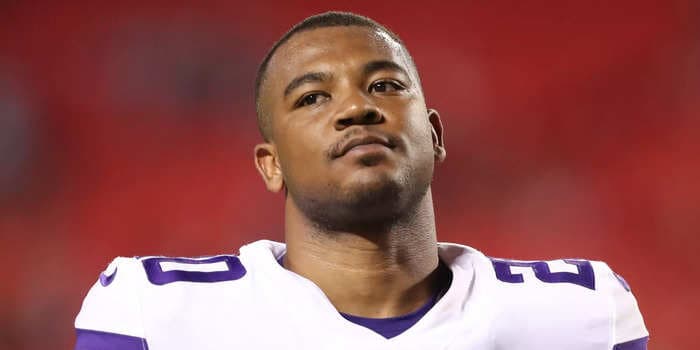NFL cornerback Jeff Gladney has reportedly died in a car crash at age 25