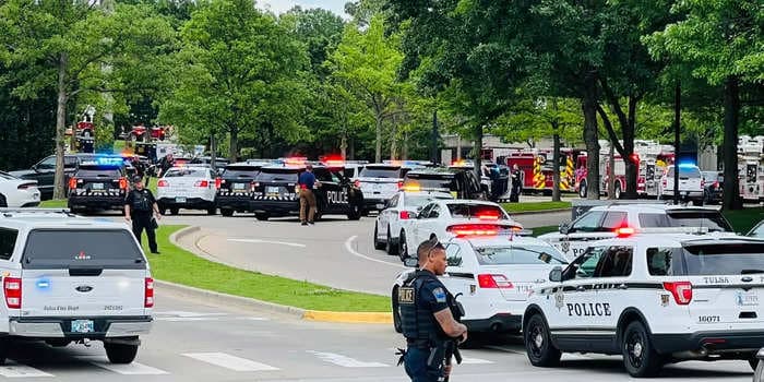 Police report at least 4 killed and 'multiple' injured following a shooting at a Tulsa hospital