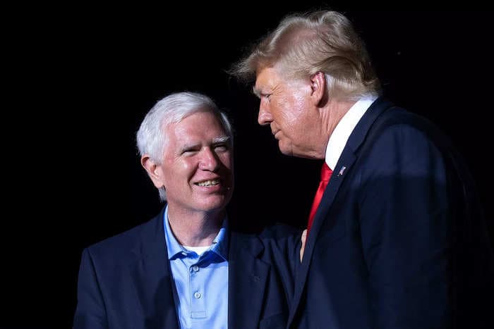 Trump approved of Alabama GOP Senate candidate Mo Brooks needling a Fox News host about the 2020 election: report