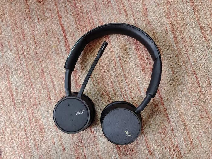 Poly Voyager 4220 UC review – great sound, long battery life at a premium