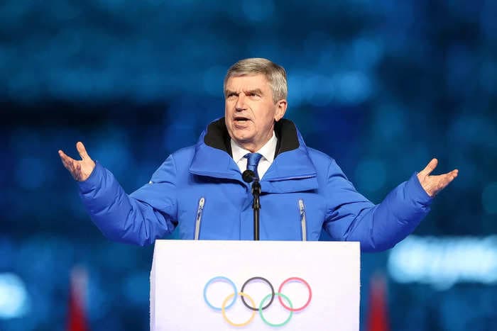 Olympic chief warns that barring Russians from competitions like Wimbledon could lead to arbitrary athlete bans across sport