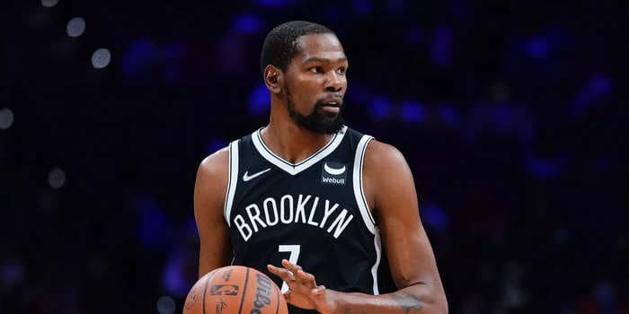 Kevin Durant requests trade from the Nets and reportedly half the league called within an hour