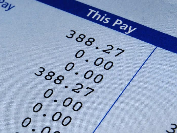 Experts say disclosing your salary is crucial for better wages, but American workers still don't want coworkers to know how much they earn