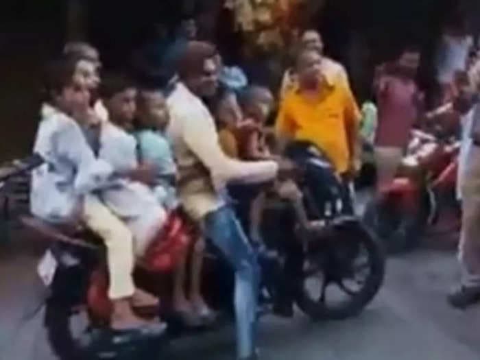 Man with 7 children on motorbike challaned in UP