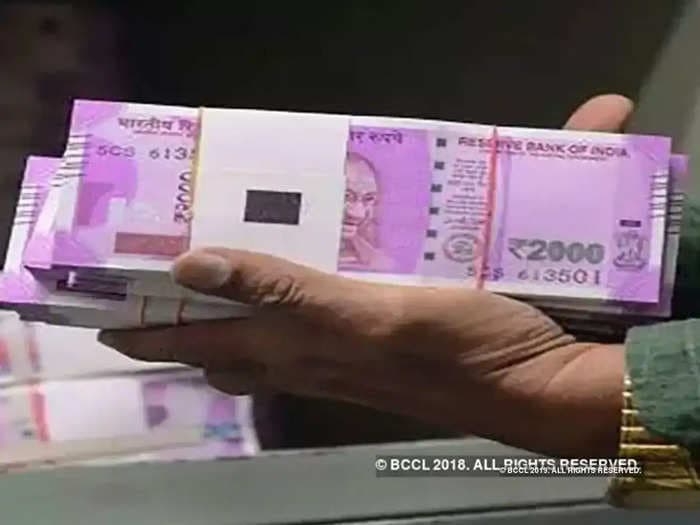 Rupee makes a small comeback, gains 7 paise after hitting a new low of 80 against the dollar