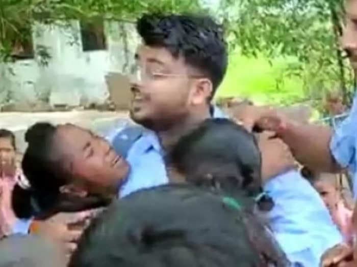 Kids weep after teacher is transferred to another school in UP