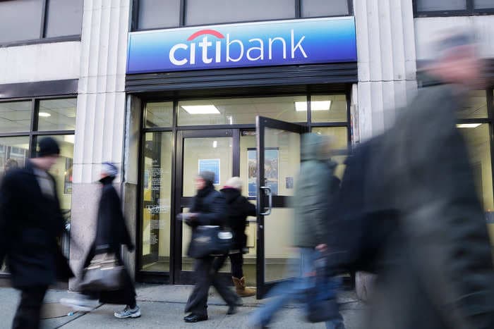 Citigroup beats earnings views on strong trading results after rival banking giants fall short