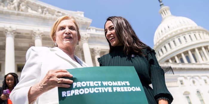 Alexandria Ocasio-Cortez, Ilhan Omar, and 15 other Democrats arrested near the Supreme Court during abortion-rights protest