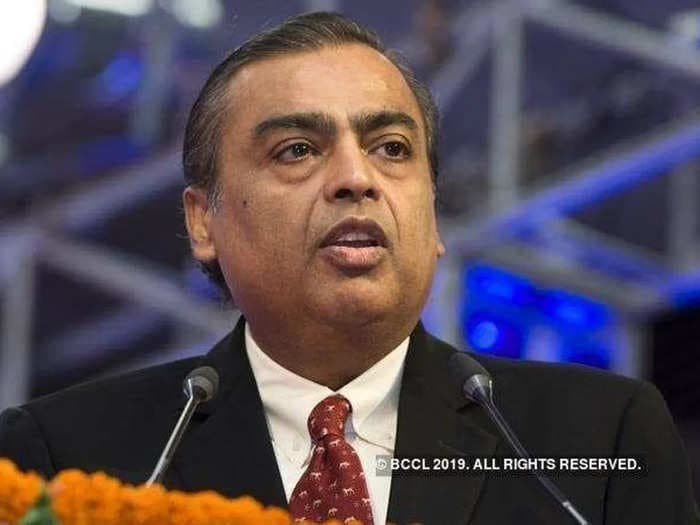 Reliance Retail reports a second consecutive quarter of declining profits