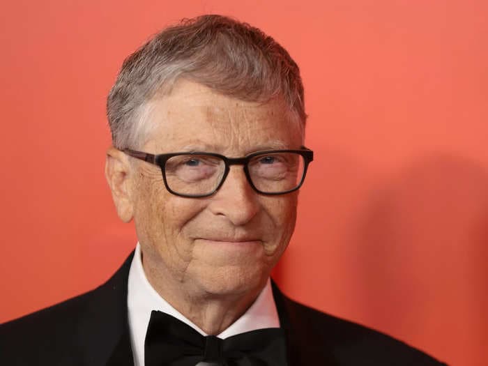 Bill Gates gave away shares worth $6 billion this week but is still the world's fifth-richest person