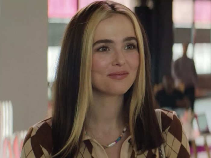 'Not Okay' star Zoey Deutch on getting scammed by canceled people, singing Avril Lavigne's 'Complicated,' and how the satirical movie made her 'spend more time online'