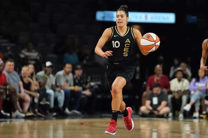 Kelsey Plum crashed her teammates' WNBA Finals press conference with a giant speaker blasting on her shoulder