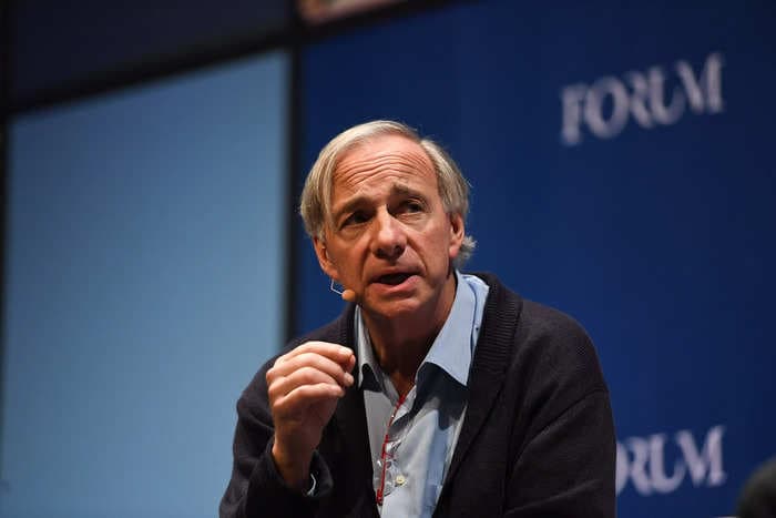 Ray Dalio sees these classic early signs of a US recession and expects the economy to get worse over the next 2 years