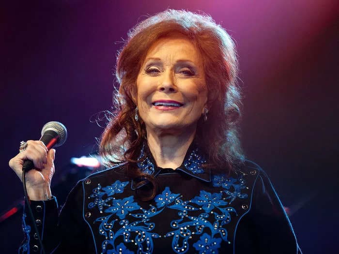 Country-music icon Loretta Lynn dead at 90