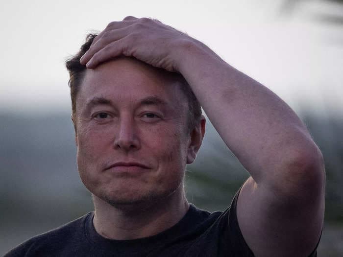 Read Elon Musk's letter to Twitter saying he'll honor the original $44 billion deal if there's an 'immediate' end to their court battle