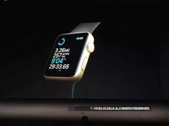 Apple Watch detects pregnancy before clinical test: Report