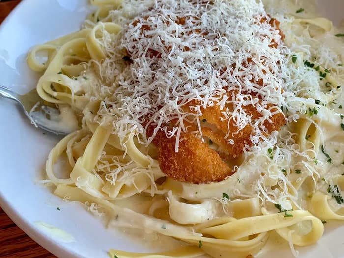 I tried Olive Garden's Never Ending Pasta Bowl promotion. I'll never order it again.