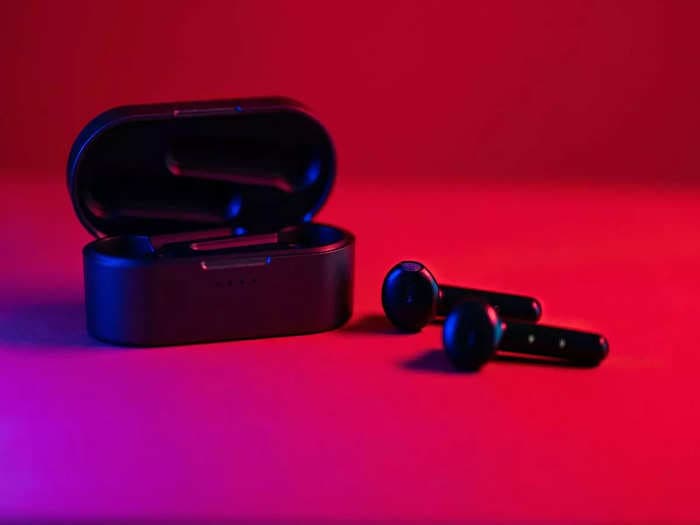 Best wireless earphones under ₹2,000