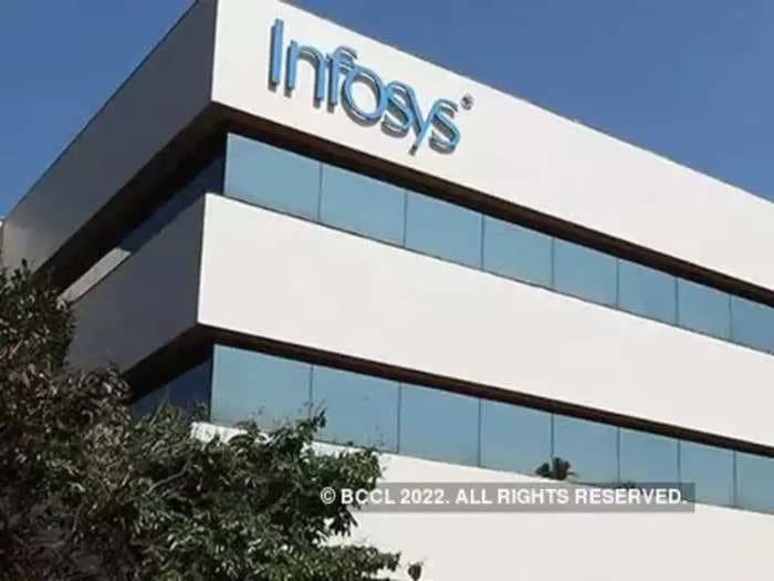Infosys too cracks whip but mulling policy to allow moonlighting