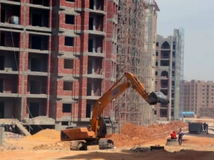 Delhi-NCR: 5.68L houses under construction; periodic bans add to buyers' woes