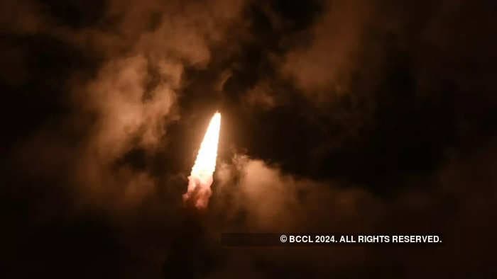 ISRO enters into commercial launch market by placing 36 'OneWeb' satellites into orbit