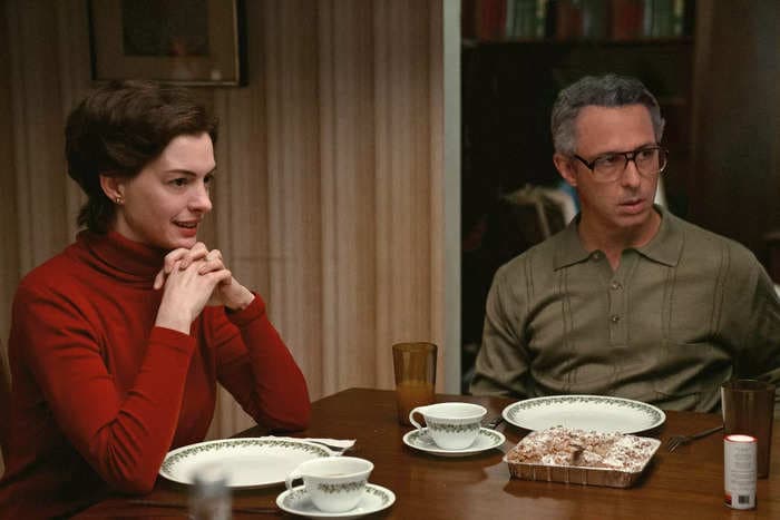 Anne Hathaway and Jeremy Strong explain how the dinner scenes in 'Armageddon Time' helped them become a believable married couple