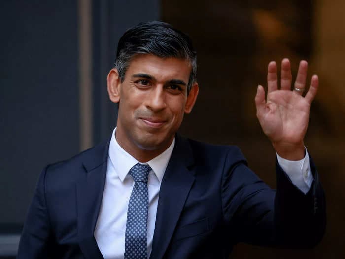 Rishi Sunak is worth almost $850 million, making him Britain's richest prime minister. Here's why that could be a big problem.