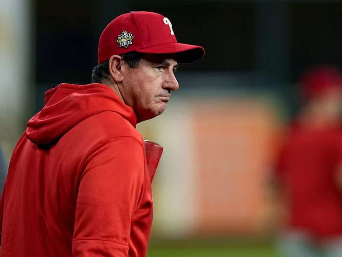 Phillies manager Rob Thomson just might be the only calm person in Philadelphia