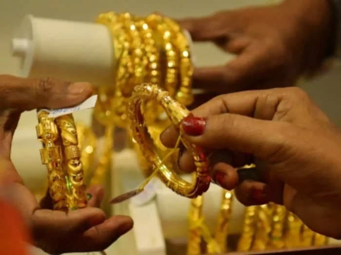 Investors can buy gold to diversify risk: Quantum AMC