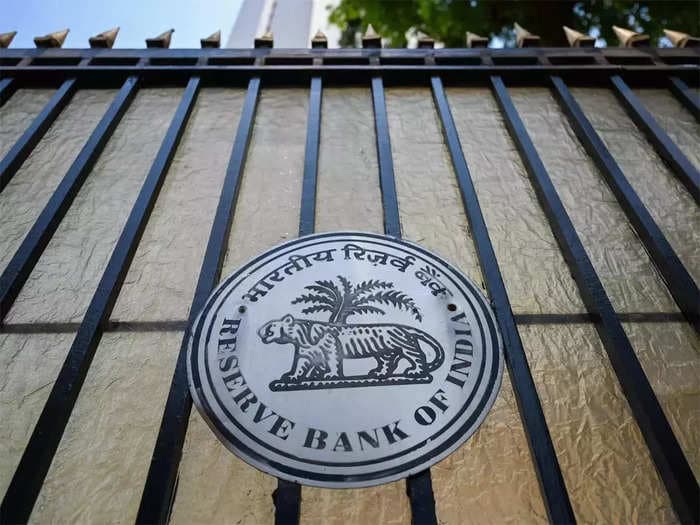 Economy resilient, but sensitive to global headwinds: RBI article