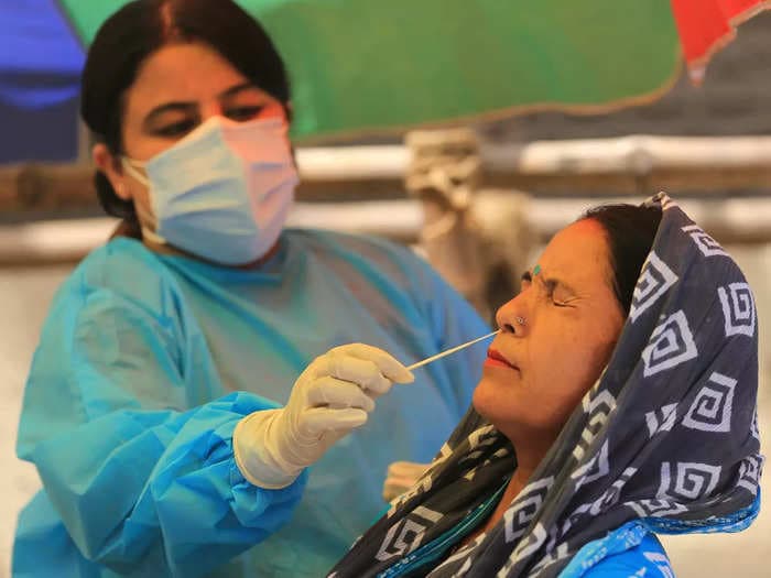 India sees a single-day rise of new 389 coronavirus infections, tally rises to 5,30,608